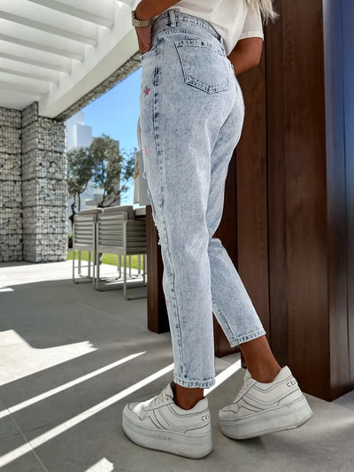 62616e02-2e5c-46df-8327-4829a1580987-Max