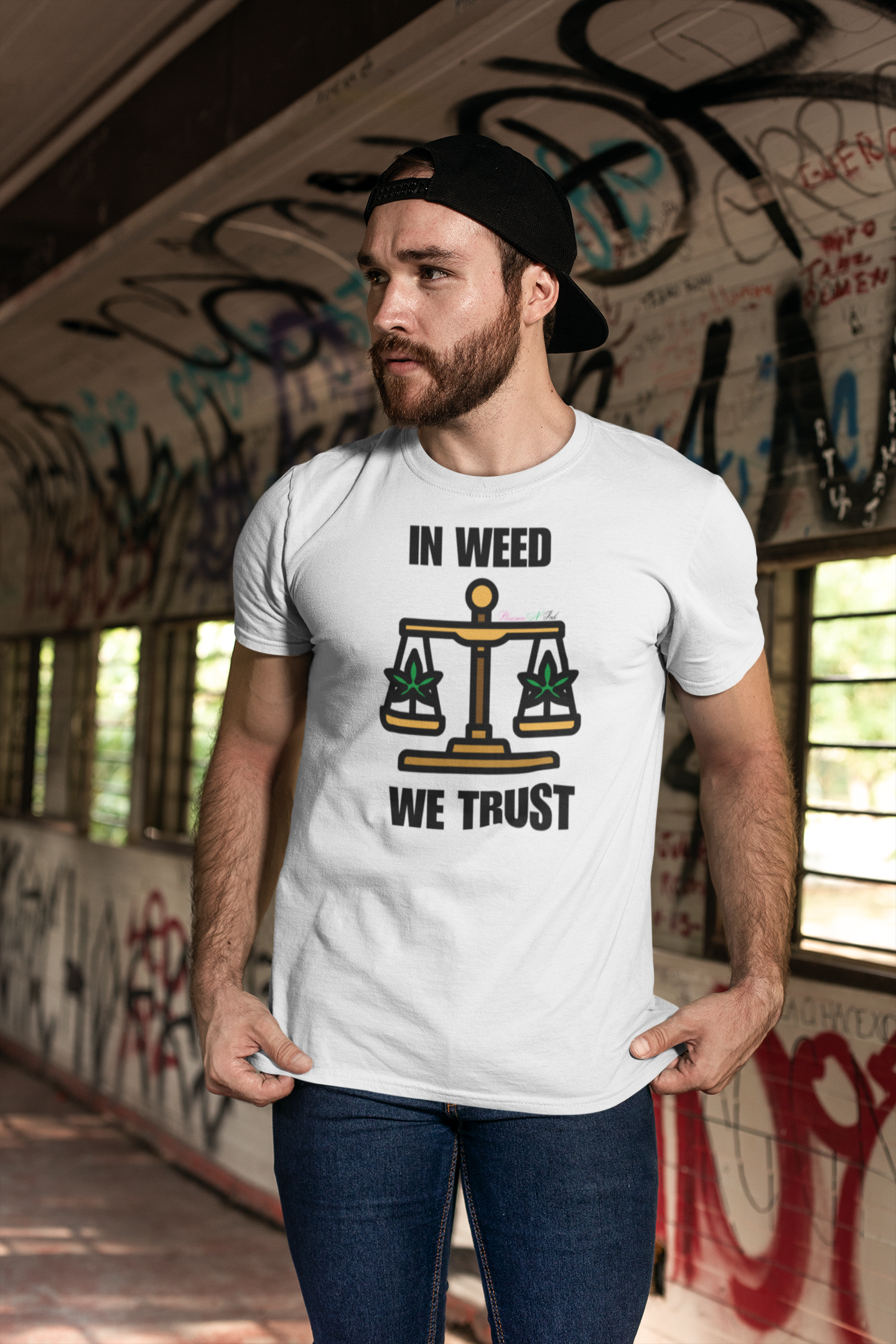 In weed we trust T-SHIRT